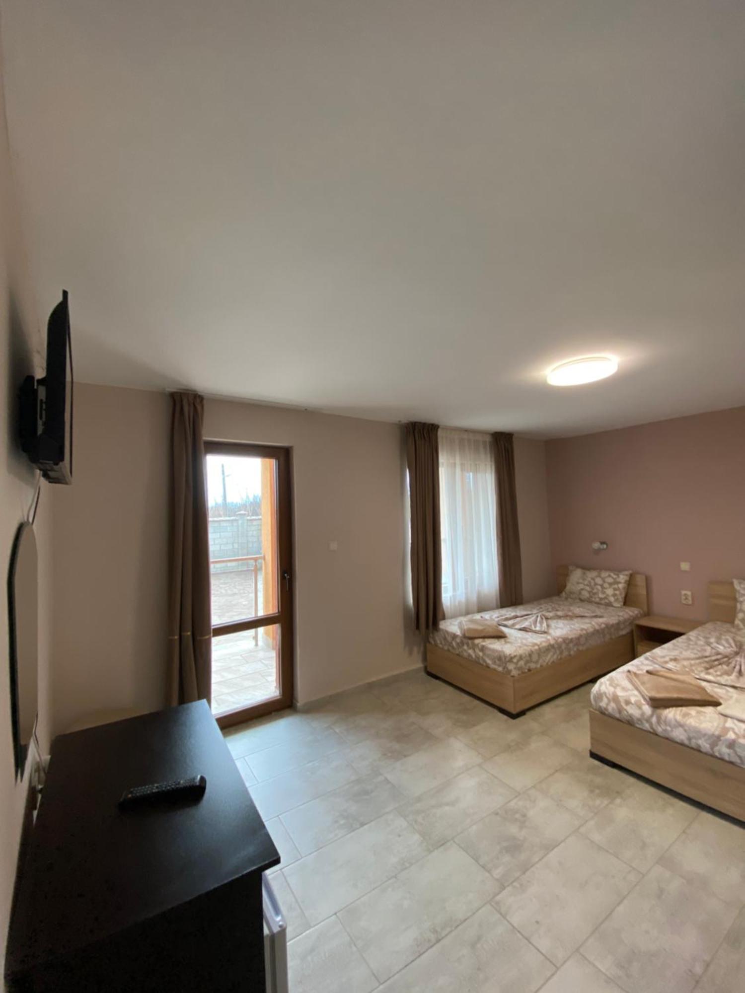 Guest Rooms Wild Duck Ezerets Eksteriør bilde