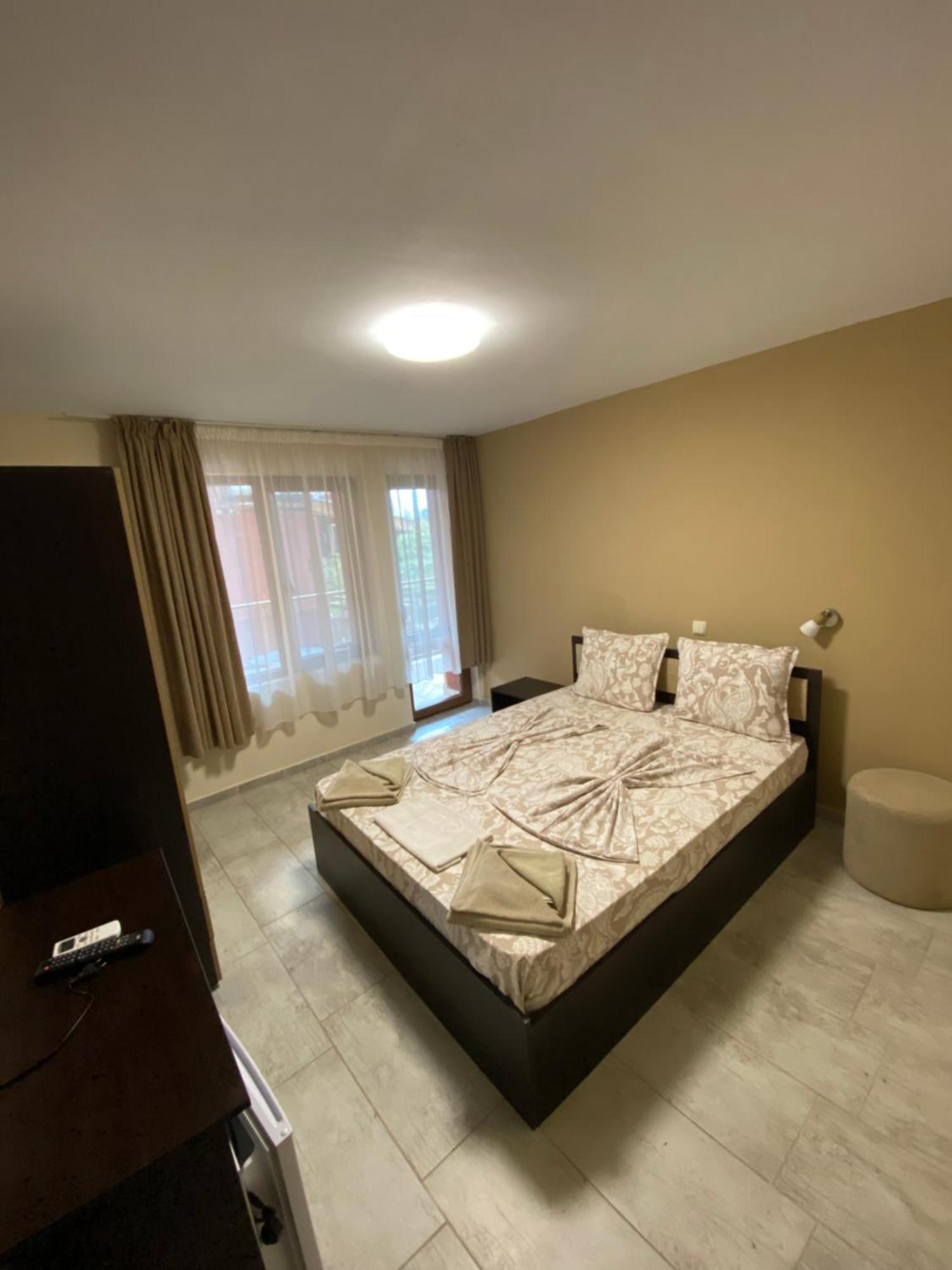 Guest Rooms Wild Duck Ezerets Eksteriør bilde