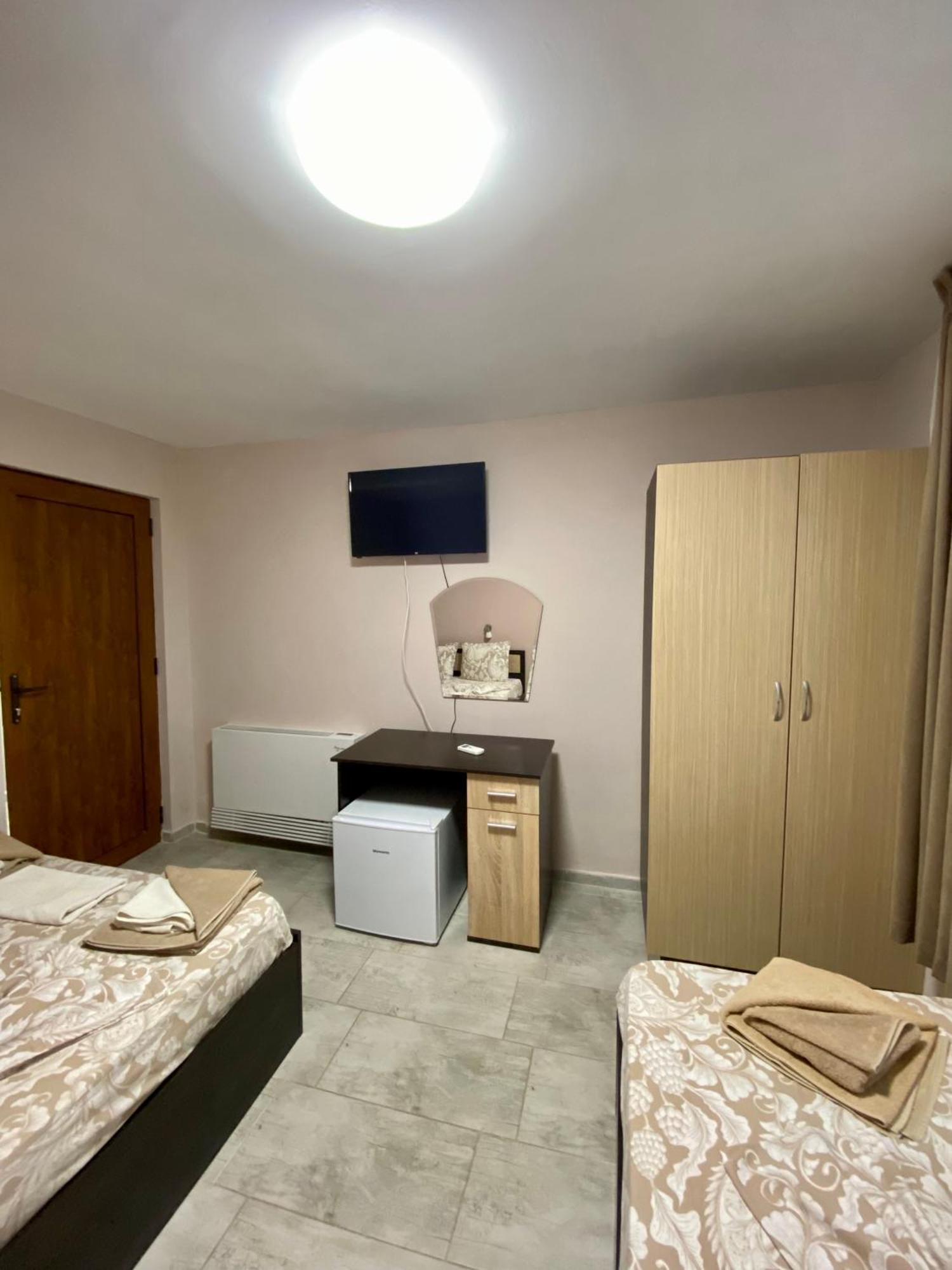 Guest Rooms Wild Duck Ezerets Eksteriør bilde