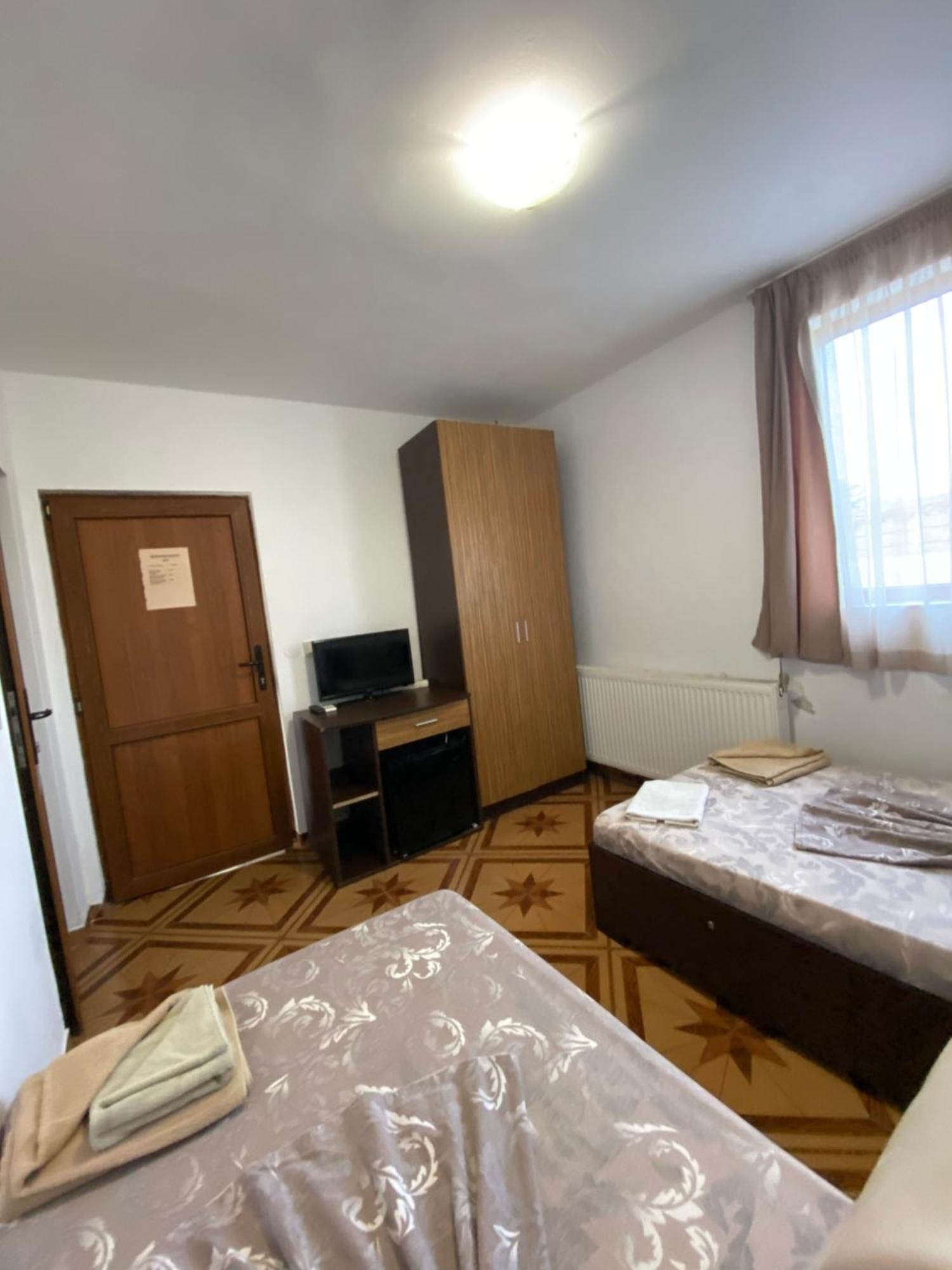 Guest Rooms Wild Duck Ezerets Eksteriør bilde