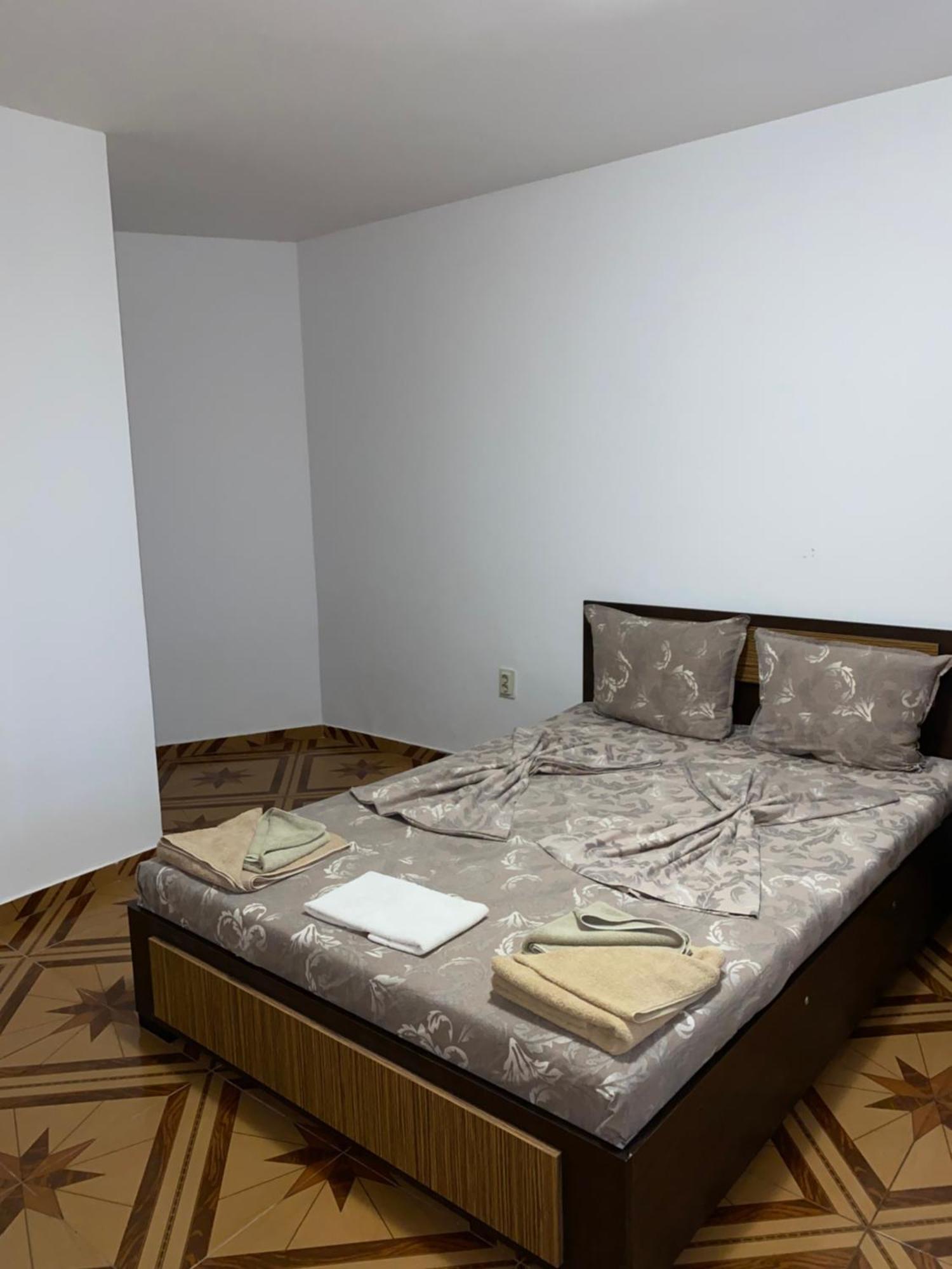 Guest Rooms Wild Duck Ezerets Eksteriør bilde