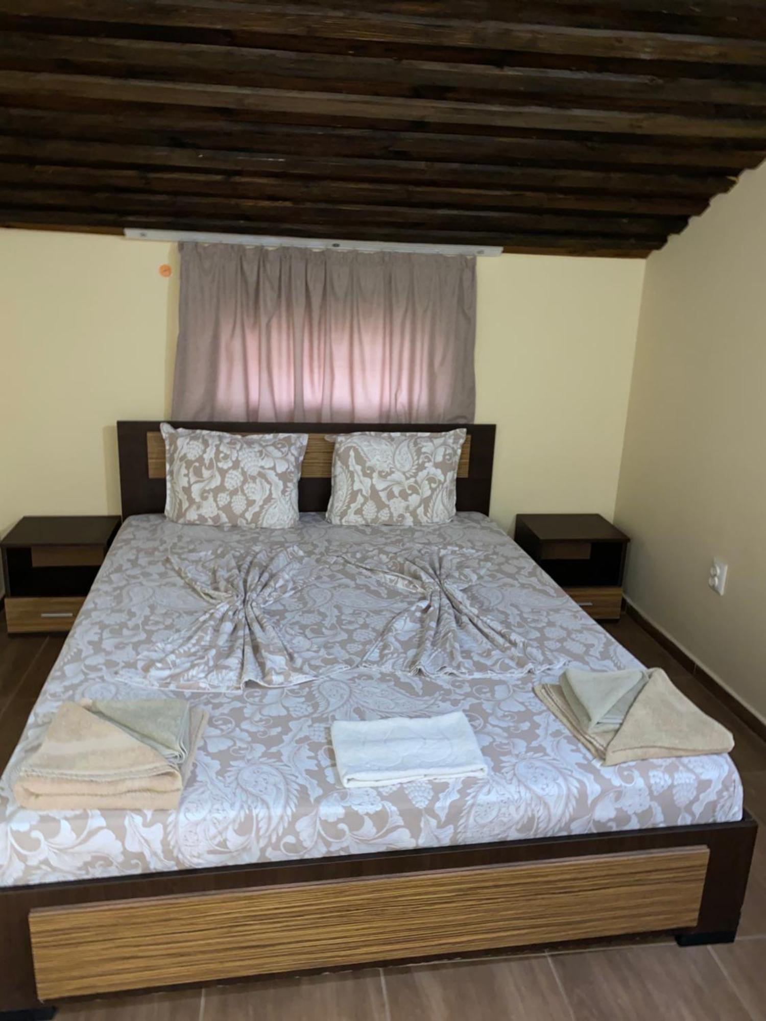 Guest Rooms Wild Duck Ezerets Eksteriør bilde